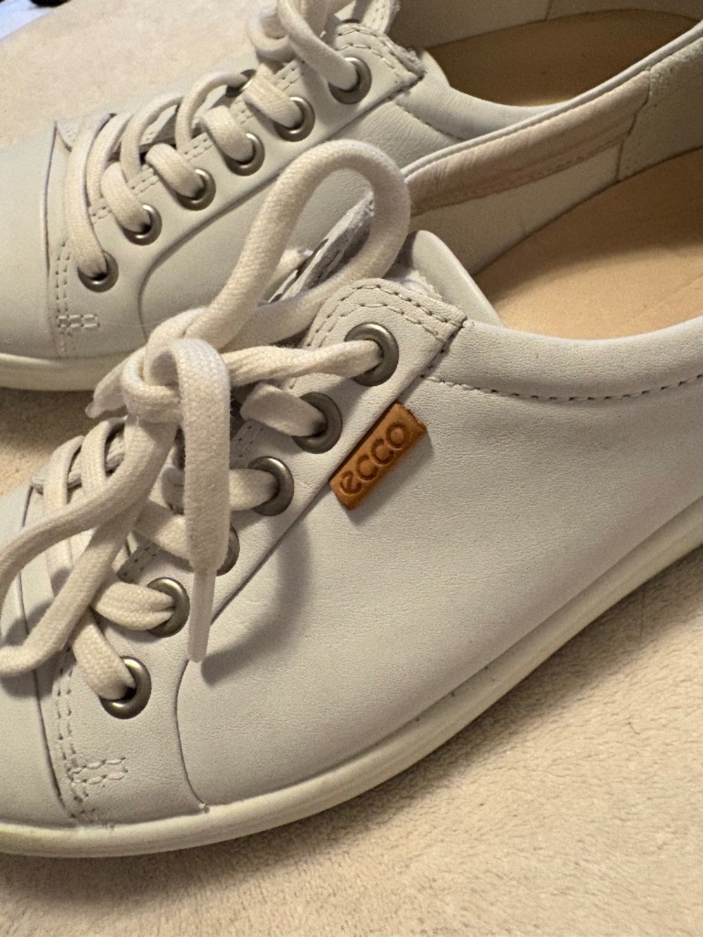 Ecco golf street wine